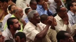 美国穆斯林在枪击事件阴影中度过开斋节 美国穆斯林在枪击事件阴影中度过开斋节