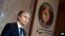 资料照 - 美国国务卿布林肯2021年11月19日在阿尔及利亚阿布贾召开的西非国家经济共同体会议上发表讲话,阐述美国的政策。