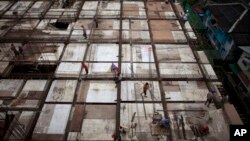 ရန်ကုန် ဆောက်လုပ်ရေးစီမံကိန်းမြင်ကွင်းတစ်ခု။