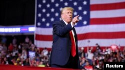 Calon presiden AS Donald Trump dalam kampanye di Philadelphia (22/6). Trump belum menentukan siapa yang akan menjadi cawapresnya.