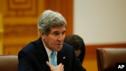 美国国务卿克里2月13日在首尔与韩国总统朴槿惠会谈