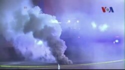 Bạo loạn ở Missouri tiếp diễn, Vệ binh Quốc gia được điều động Bạo loạn ở Missouri tiếp diễn, Vệ binh Quốc gia được điều động