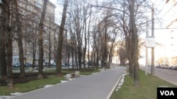 莫斯科空旷的林荫道。(2020年3月)