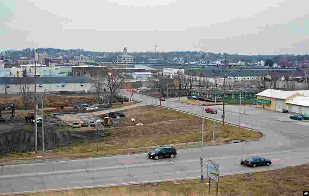 爱荷华小城马斯卡廷座落在密西西比河边,居民大约2万3千人。跟爱荷华其他小城一样,农业和畜牧业为地方经济的支柱。