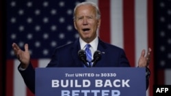 2020年7月14日,当时作为民主党总统候选人的拜登在德拉瓦州威尔明顿市的一场竞选活动中提出了"Build Back Better"清洁能源的口号。(法新社照片)
