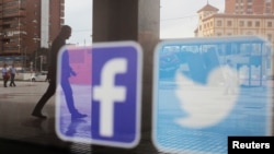 推特和脸书的标志