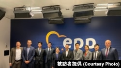 欧洲香港人联盟于10月3日会见欧洲议会议员,参加者包括伍镇星(左四)及刘祖迪(右二)(图片来源:被访者提供)