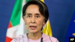 နိင်ငံတော် အတိုင်ပင်ခံ ဒေါ် အောင်ဆန်းစုကြည် (ဓာတ်ပုံ- AP)