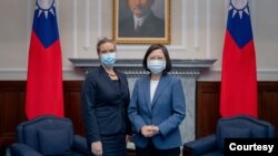 台湾总统蔡英文8月10日在台北会见美国在台协会台北办事处新任处长孙晓雅。(蔡英文总统推特)