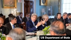 克里国务卿和中方讨论气候变化议题(照片来源:美国国务院)