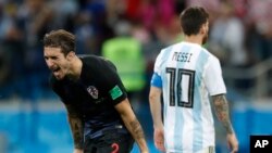 Lionel Messi và Argentina với kịch bản 'về' nhiều hơn 'vào'.