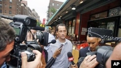 卷入互联网性丑闻的美国国会议员安东尼.韦纳