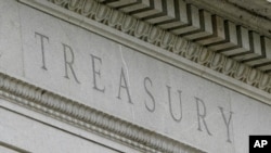 资料照片:位于美国首都华盛顿的财政部大楼。(2021年5月4日)