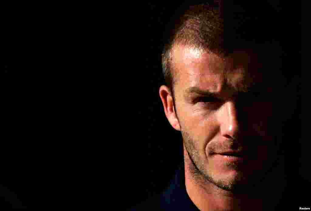 Beckham trong một buổi họp báo ở Sydney, ngày 25 tháng 11, 2007. Anh tuyên bố giải nghệ hôm nay, ngày 16 tháng 5, 2013.