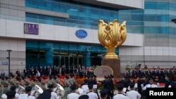 香港当局在金紫荆广场举行升旗仪式(路透社2020年10月1日)