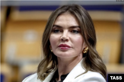 前体操运动员阿利娜·卡巴耶娃于今年6月在喀山参加一场体育比赛