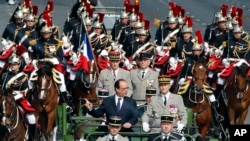 Terror xurujlarida o'lganlar dafn etilmoqda, Fransiya