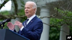 资料照:2024年5月14日,美国总统拜登在白宫宣布对中国的电动汽车、半导体、太阳能电池及医疗设备等实施新关税的计划。