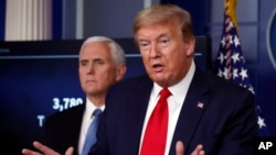 美国总统特朗普4月17日在白宫记者会上发表讲话。