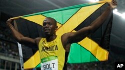 Ngôi sao điền kinh Usain Bolt của Jamaica đã thắng cuộc đua 200 mét nước rút với thành tích 19,78 giây.