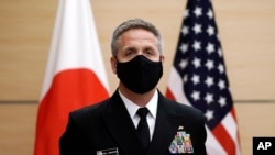 资料照:美国印太司令部司令、海军上将菲利普·戴维森(Philip Davidson)在东京访问。(2020年10月22日)