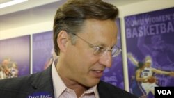 共和党众议员戴维·布莱特接受美国之音采访(美国之音杨晨拍摄)