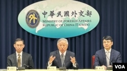 台湾外交部政务次长田中光(中)2024年9月3日表示,中共恶意曲解联大第2758号决议已严重威胁到台海的和平现状,若不严正反驳,中国恐取得对台动武的法理基础(美国之音特约记者杨安摄影) 。