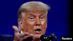 资料照片:美国前总统特朗普在佛罗里达州奥兰多举行的保守派政治行动会议(CPAC)上讲话。(2021年2月28日)