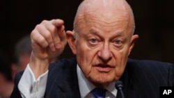 美国前国家情报总监詹姆斯·克拉珀在国会的一个听证会上。(资料照片)