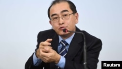 从朝鲜叛逃至韩国的官员、前朝鲜驻伦敦大使馆的二号人物泰勇浩 (资料照片)