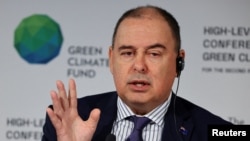 库克群岛总理马克·布朗访问中国数日后,中国外交部星期四2月13日首度证实了此次访问。