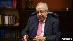 카를로스 라미로 마르티네스 과테말라 외무장관이 5일 과테말라시티에서 로이터 통신과 인터뷰하고 있다.