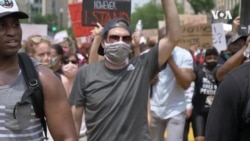 VOA英语视频: 民众悼念佛洛伊德 抗议行动持续进行 VOA英语视频: 民众悼念佛洛伊德 抗议行动持续进行