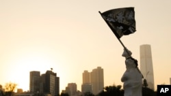 在反送中运动期间的香港理工大学校园内的民主女神像。(2019年11月21日)