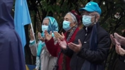 维吾尔人在中国大使馆前集会 维吾尔人在中国大使馆前集会