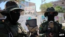 Ngũ Giác Đài nói viên tư lệnh Iraq ở chiến trường Ramadi đã ra lệnh rút lui hồi đầu tuần này trong khi một cơn bão cát tiến vào khu vực giao tranh.