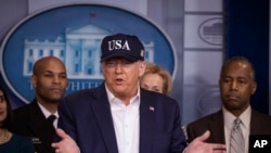 美国总统特朗普在14日的记者会上说,他接受了新冠病毒的测试。