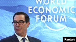 美国财政部长姆努钦在瑞士达沃斯出席世界经济论坛年度会议。(2020年1月22日)