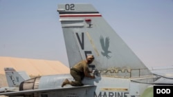 美国海军陆战队的一架F/A-18“大黄蜂”战斗机(美国军方2018年9月17日)