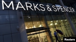资料照片:英国马莎百货公司在伦敦的商店。(2016年1月7日)