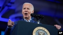 Presiden AS Joe Biden berbicara dalam sebuah kampanye di Philadelphia, pada 8 Maret 2024. (Foto: AP/Manuel Balce Ceneta)