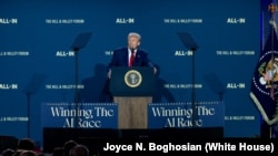 2025年7月23日,特朗普总统在华盛顿特区安德鲁·梅隆礼堂举行的白宫人工智能峰会上发表讲话。