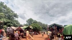 ရှမ်းပြည်နယ်ထဲက စစ်ဘေးဒုက္ခသည်တချို့ (ဓာတ်ပုံ- AFP)