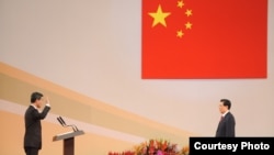 梁振英宣誓就任香港新特首(香港政府照片)