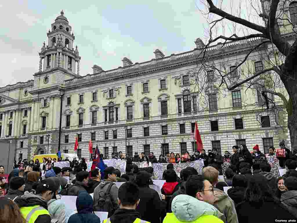 ယူကေနိုင်ငံ လန်ဒန်မြို့တော်မှာ ဒီနေ့ကျင်းပတဲ့ စစ်တပ်အာဏာသိမ်း ၄ နှစ်ပြည့် ဆန့်ကျင်ဆန္ဒပြပွဲ မြင်ကွင်း။ ဖေဖေါ်ဝါရီ ၁၊ ၂၀၂၅ (Photo credit: NUG office, UK)