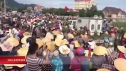 Hàng ngàn người Hà Tĩnh biểu tình phản đối Formosa trước Quốc khánh Hàng ngàn người Hà Tĩnh biểu tình phản đối Formosa trước Quốc khánh