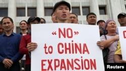 2019年9月4日,哈萨克斯坦人在阿拉木图集会抗议政府兴建中国工厂。