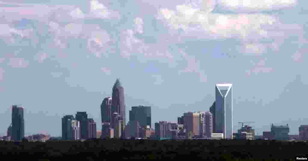 Quang cảnh bầu trời thành phố Charlottle nhìn từ cửa sổ máy bay trước khi khai mạc Đại hội, 2 tháng 9, 2012.