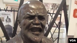 2012年末在莫斯科举办苏共政权迫害宗教展览,展览中的列宁像。(美国之音白桦拍摄)