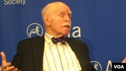 纽约大学法学院教授孔杰荣(美国之音方冰拍摄)